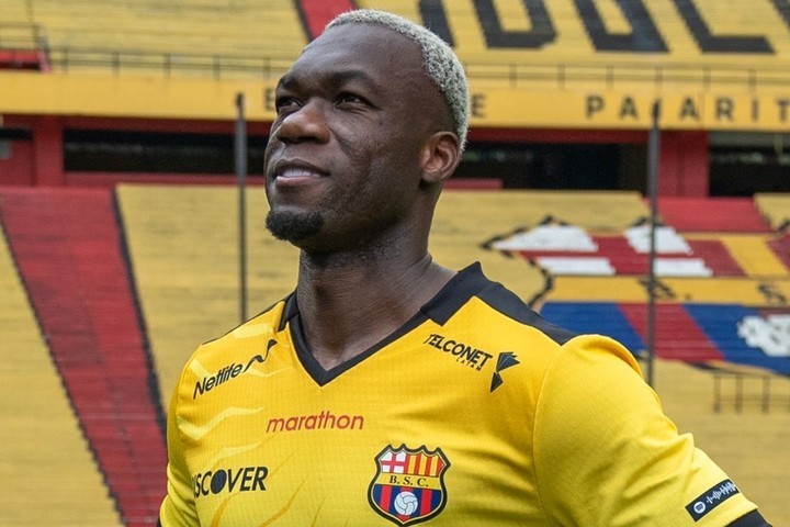 Felipe Caicedo avalia aposentadoria após tragédia envolvendo amigo próximo