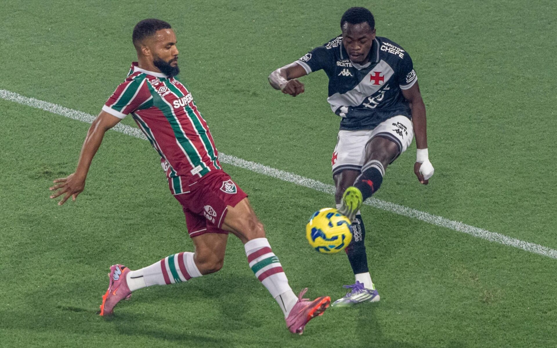 Domingo de Futebol: Grandes Confrontos e Onde Assistir ao Vivo – imagem do artigo