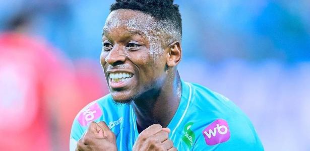 Brasileiros brilham e Zenit vence Akron no Campeonato Russo