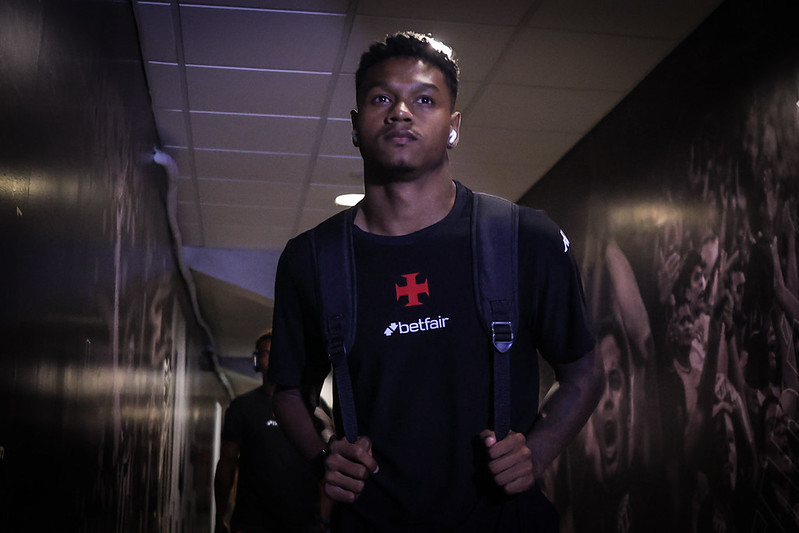 Vasco mira futuro com Matheus França após derrota para Corinthians na Copa do Brasil