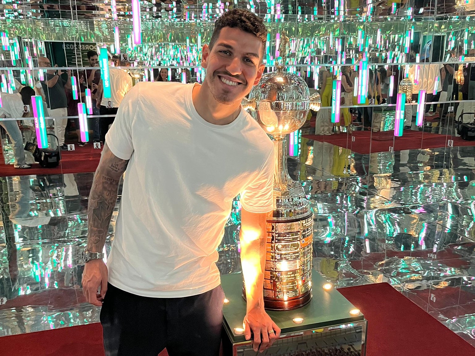 Nino na Mira do Palmeiras e Fluminense: Disputa Aquece o Mercado Brasileiro – imagem do artigo