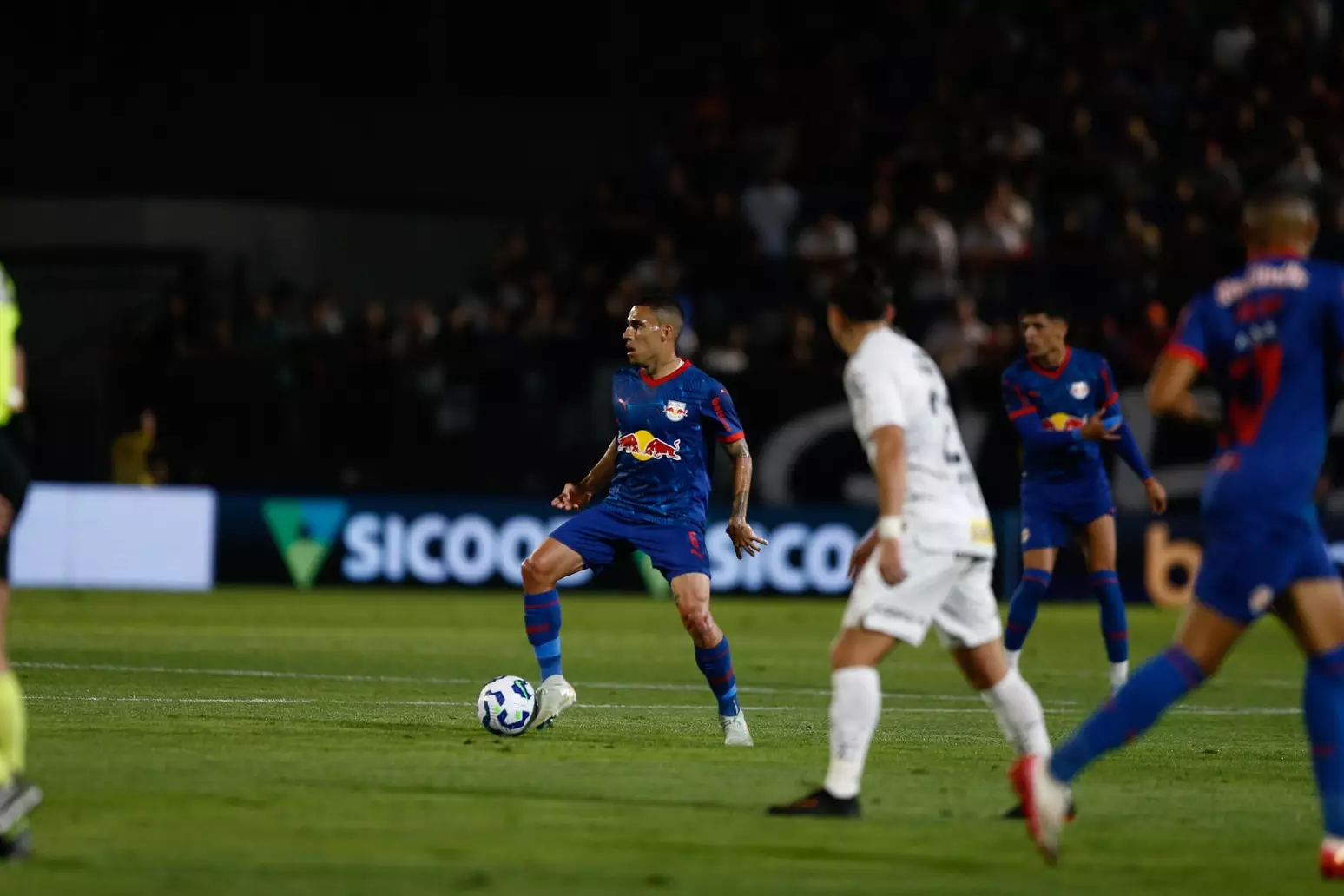Internacional e Red Bull Bragantino se Enfrentam em Jogo Decisivo no Beira-Rio