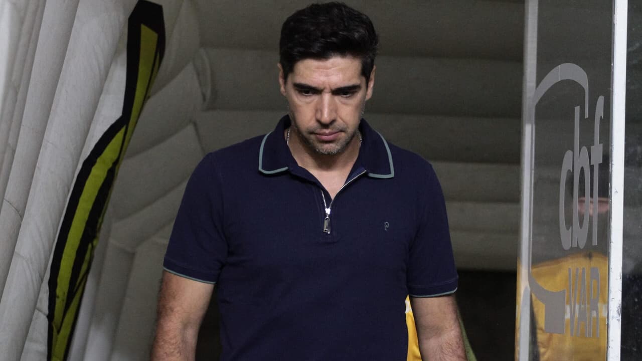 Palmeiras mantém estratégia cautelosa e foca em ajustes pontuais para a próxima temporada