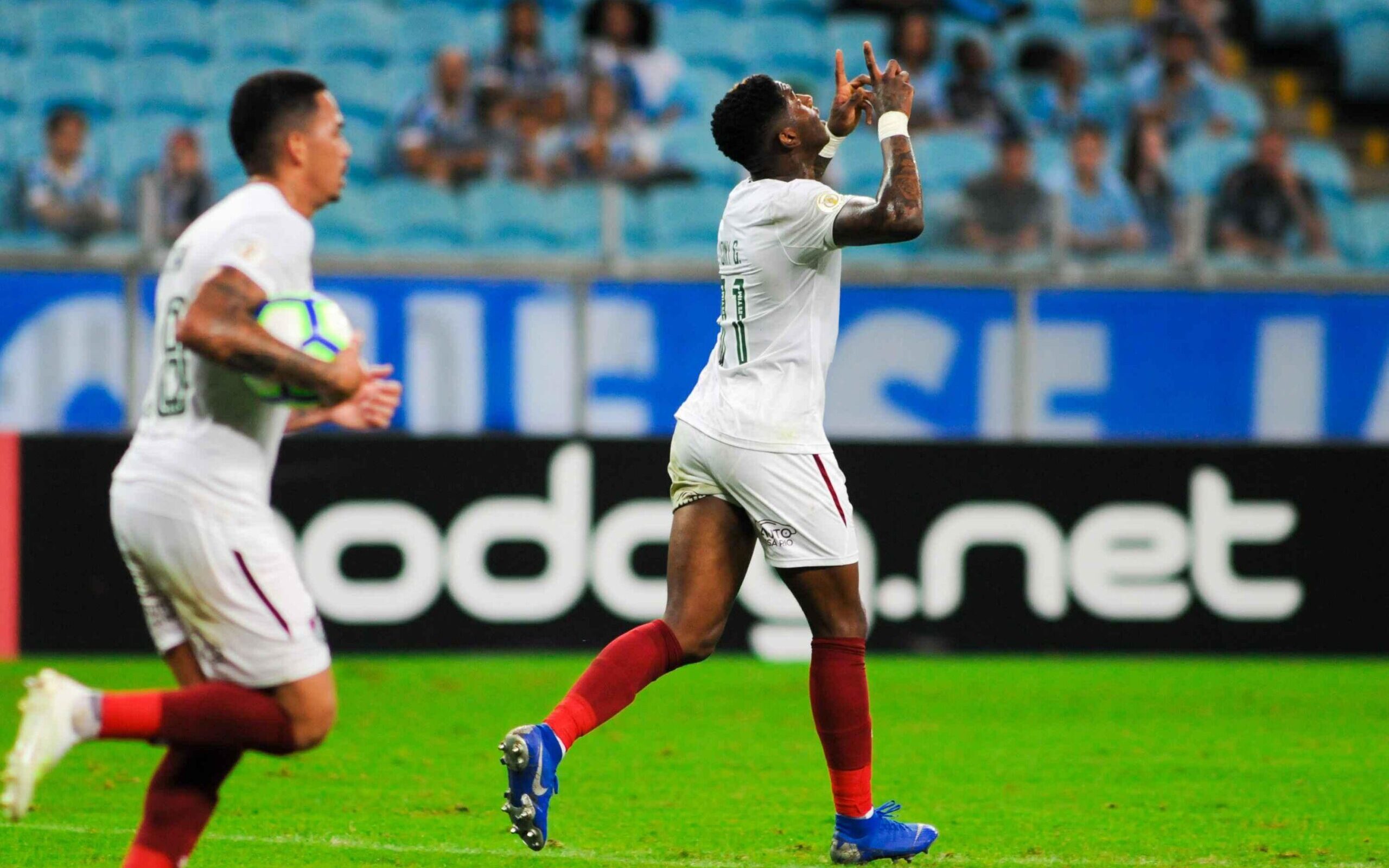 Fluminense Enfrenta Desafio Crucial Contra Grêmio no Brasileirão