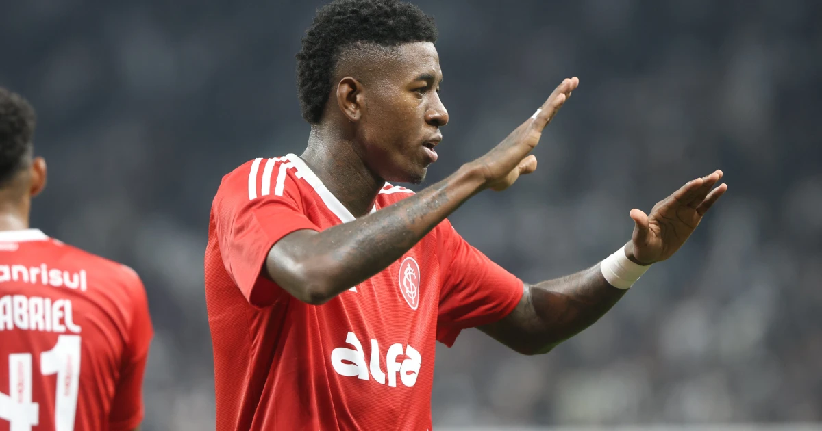 Vitão e Cruzeiro: negociação do zagueiro do Inter ganha reviravolta inesperada