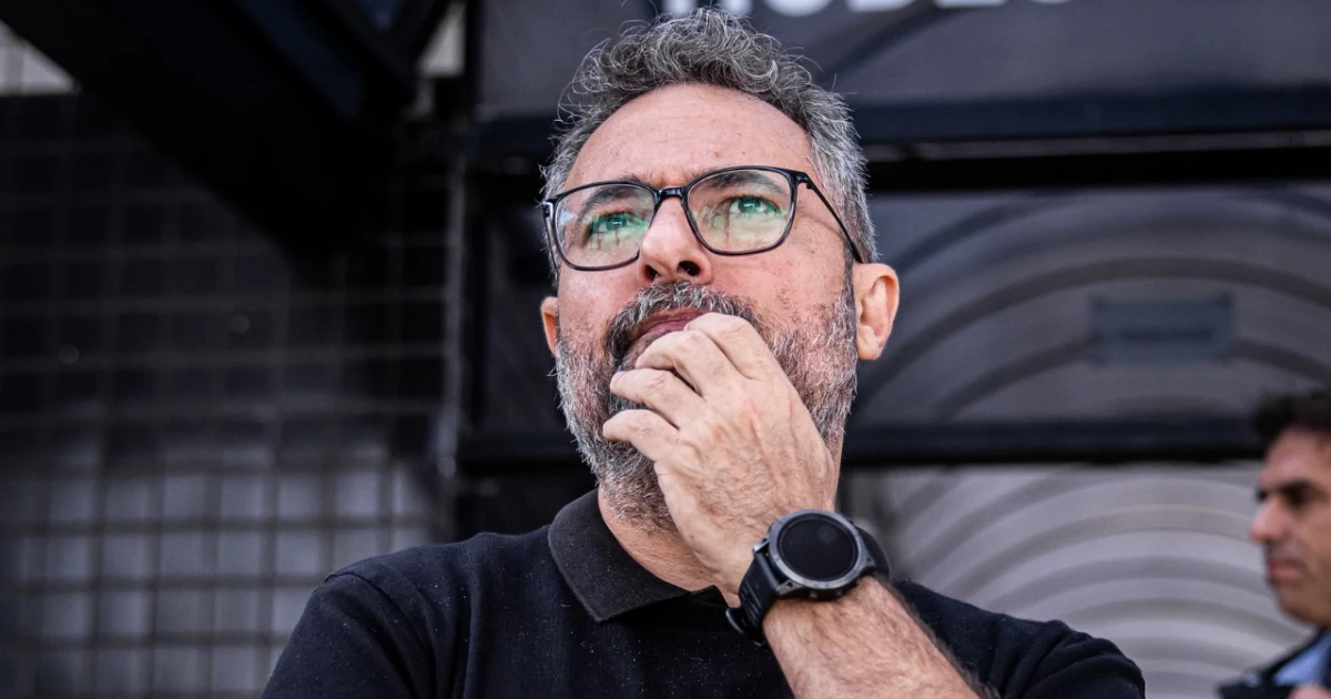 Alexandre Mattos revela batalha contra tumor nos rins e emociona o futebol brasileiro