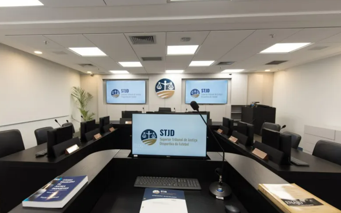 Tapetão no Futebol Brasileiro: Viradas de Mesa que Marcaram Época – imagem do artigo