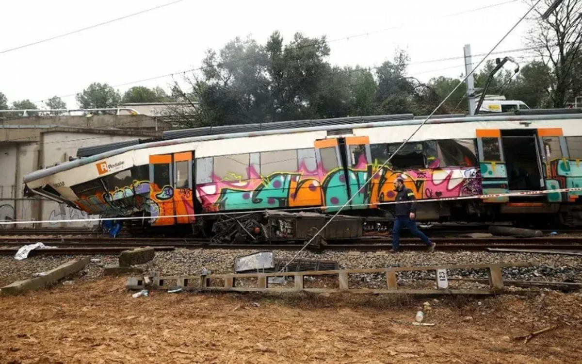 La Liga presta homenagem às vítimas dos recentes acidentes de trem na Espanha