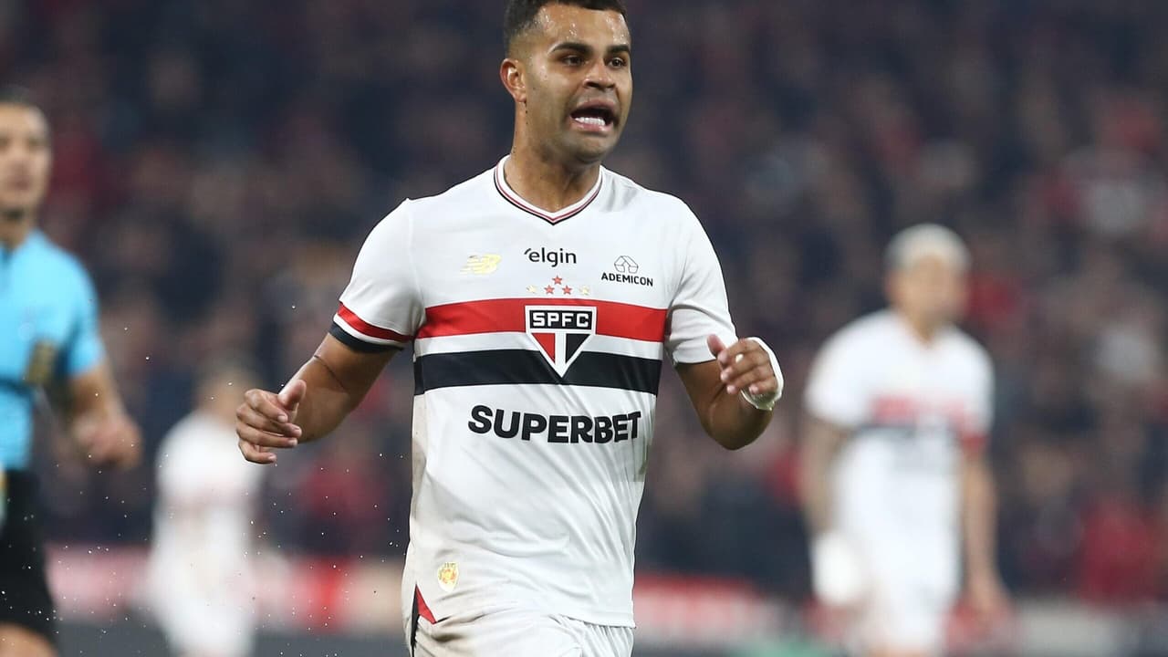 Corinthians muda estratégia e mira empréstimo de Alisson, volante do São Paulo – imagem do artigo