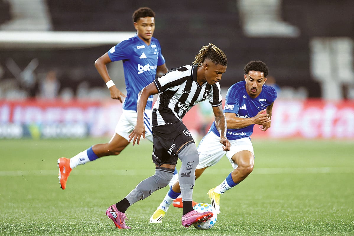 Botafogo Brilha em Goleada e Enfrenta Reviravolta Jurídica na Venda de Jogadores