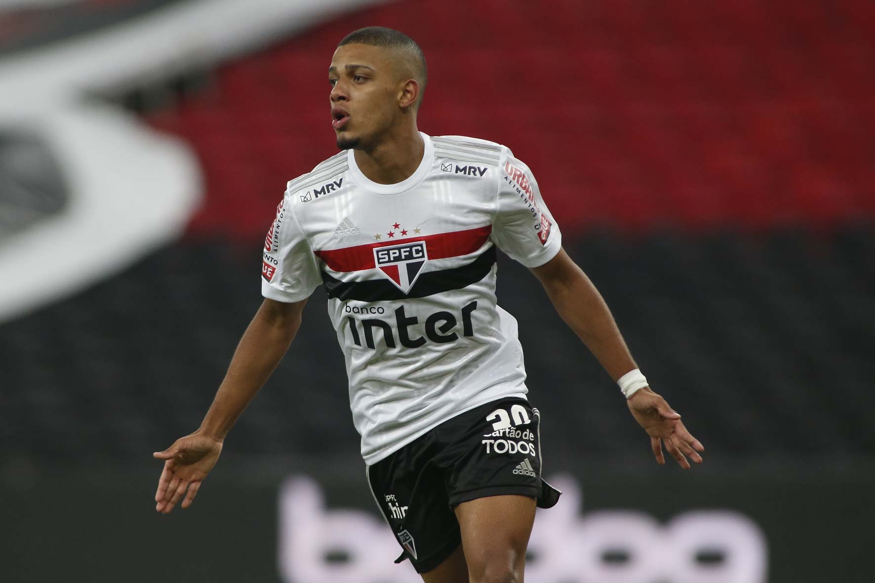 Brenner está a caminho do Vasco: atacante fecha acordo definitivo com o clube carioca – imagem do artigo