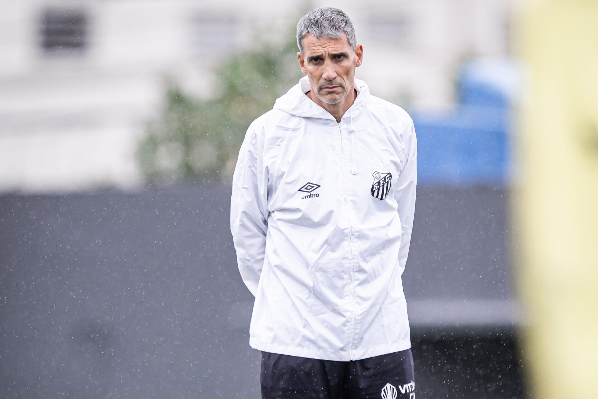 Santos em dúvida: Escobar ou Vinicius Lira, quem assume a lateral esquerda? – imagem do artigo