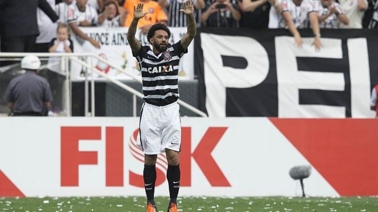 Ex-volante Cristian é acusado de invasão e ameaça pela ex-esposa após fim de relacionamento – imagem do artigo