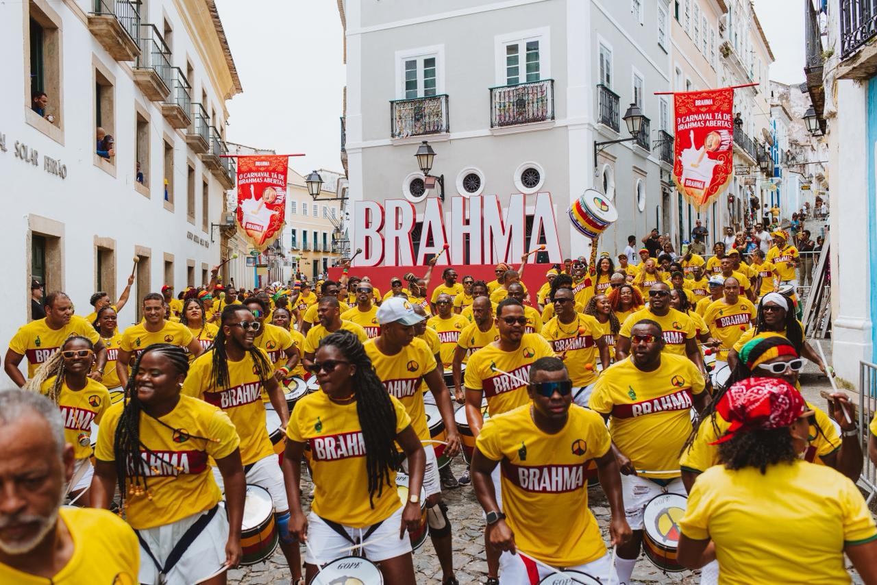 Brahma une Carnaval e futebol em Salvador para receber Ancelotti rumo ao hexa