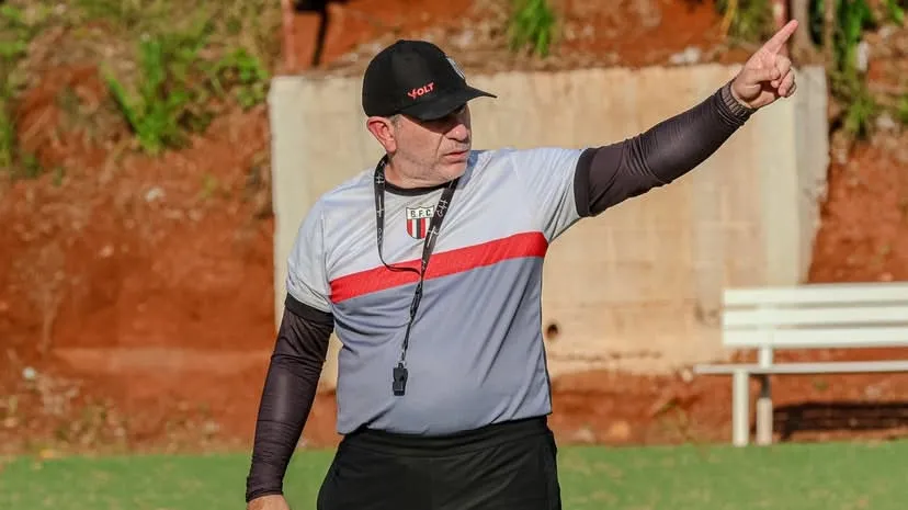 Botafogo-SP estreia no Paulistão com empate e mudanças táticas após expulsão – imagem do artigo