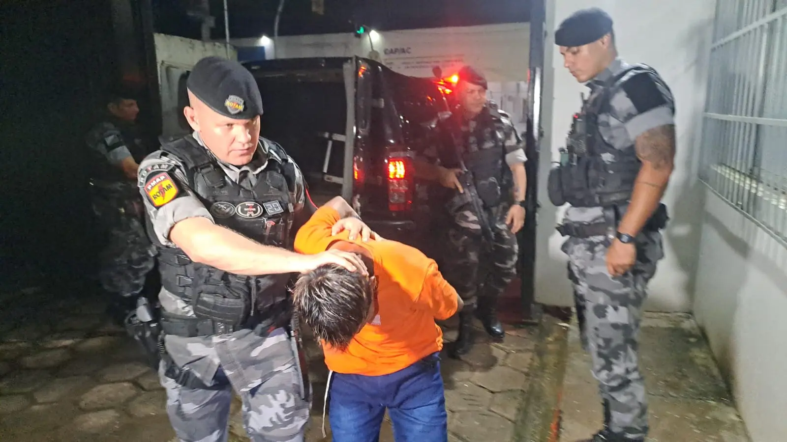 Foragido acusado de homicídio é preso com drogas em ação policial em Rio Branco – imagem do artigo