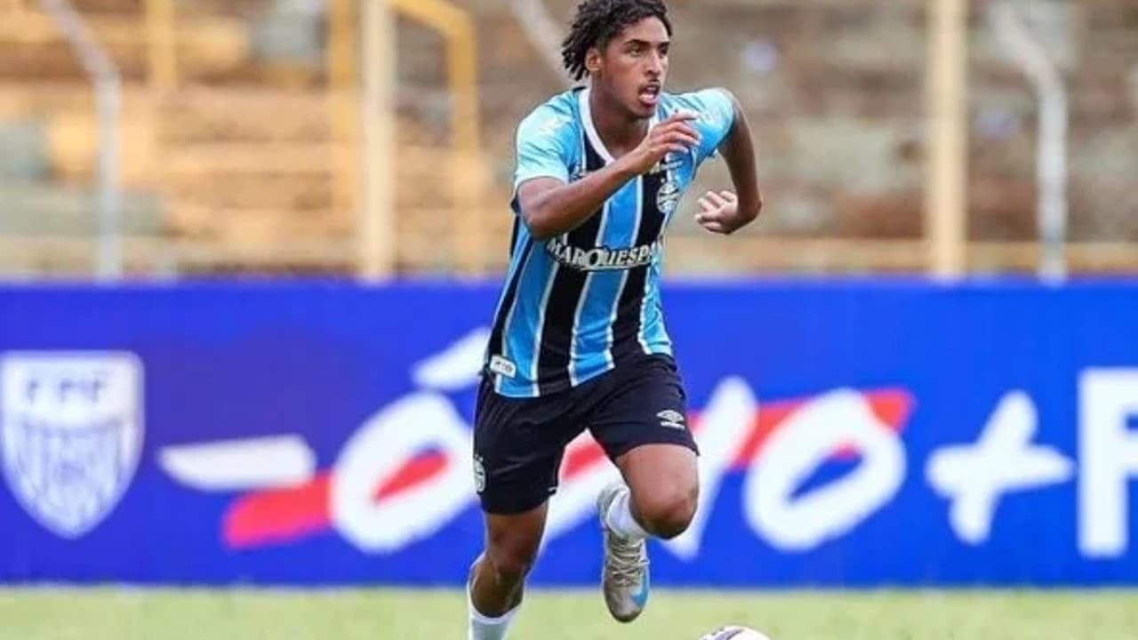 Grêmio surpreende e convoca jovem promessa da base para o time principal – imagem do artigo
