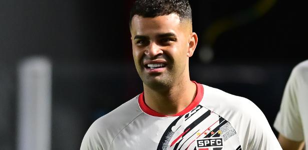 Corinthians trava negociação com São Paulo para empréstimo de Alisson por falta de recursos