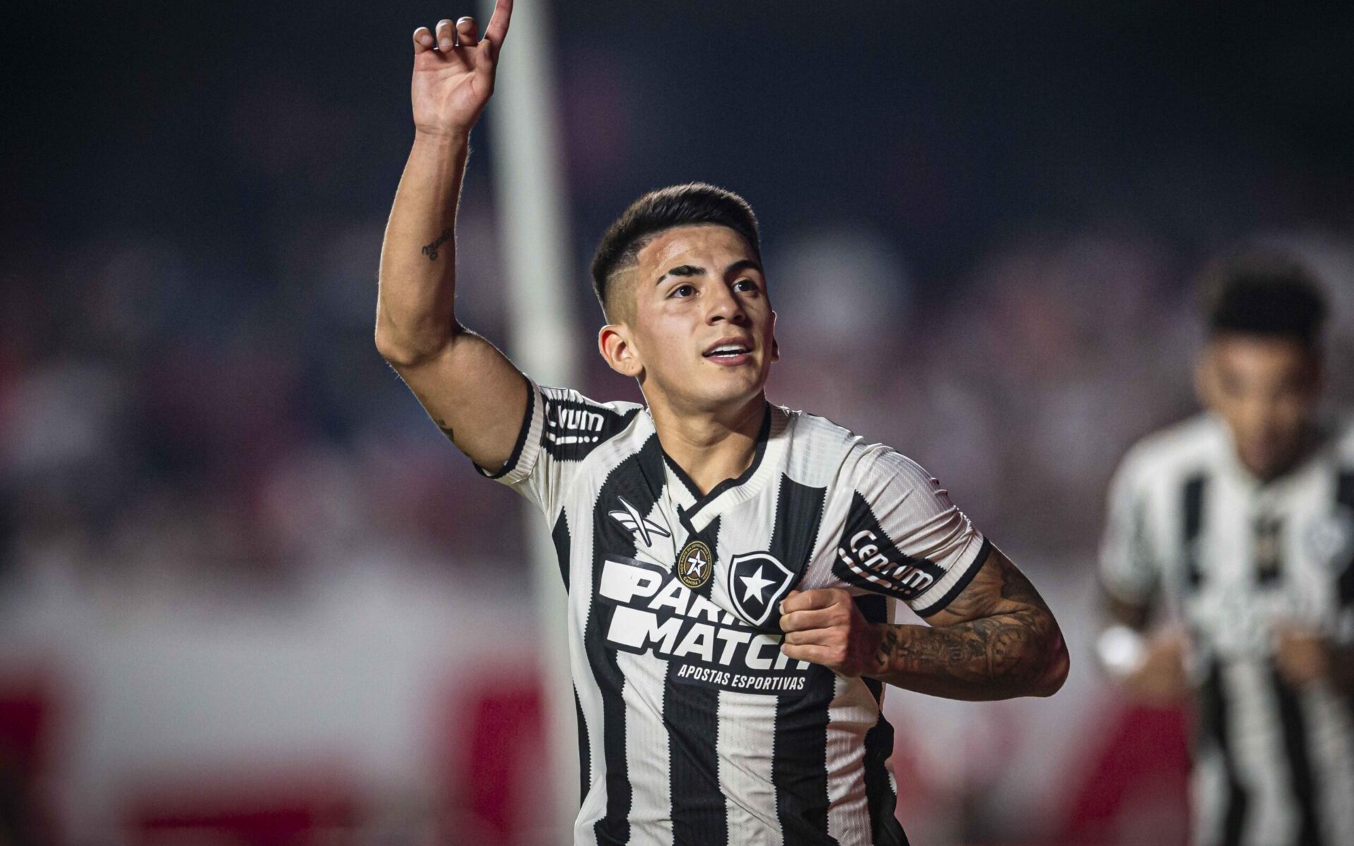 Thiago Almada emociona torcedores do Botafogo com gesto após golaço na Espanha – imagem do artigo