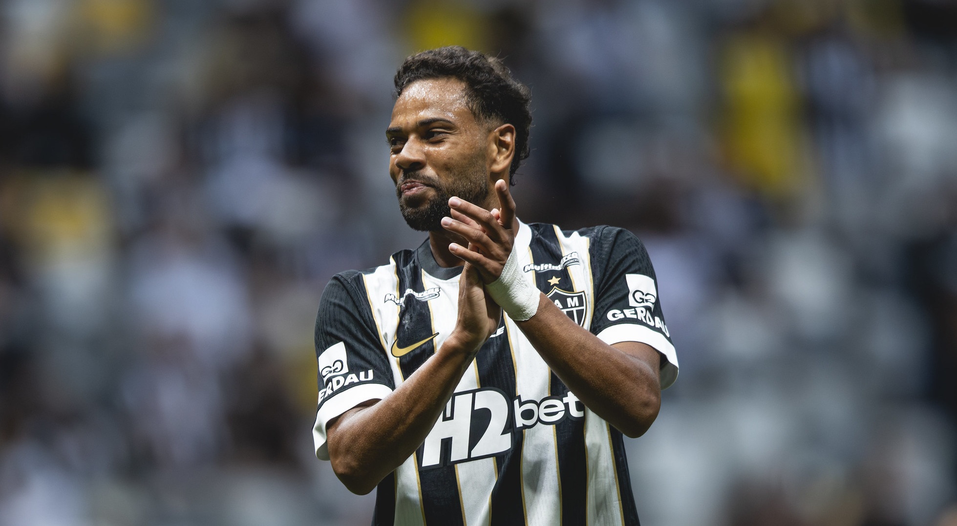 Renan Lodi e Maycon brilham na estreia pelo Atlético, mas Galo tropeça no Mineiro
