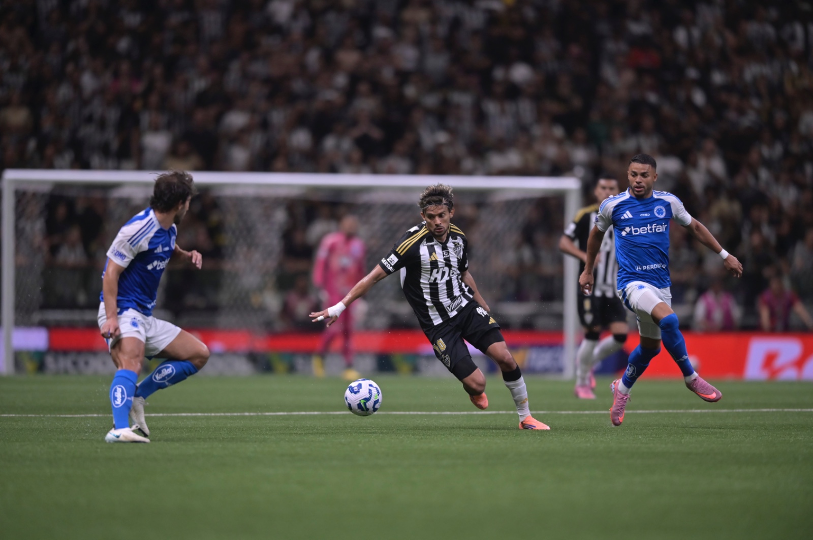 Atlético e Cruzeiro: por que o mando de campo no Mineirão não tem sido vantagem para o Galo?