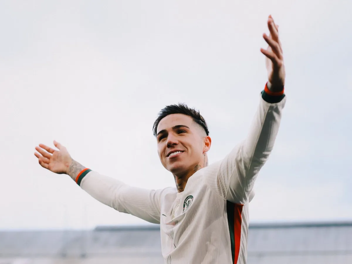 Chelsea brilha com atacantes brasileiros e afasta crise com vitória no Selhurst Park