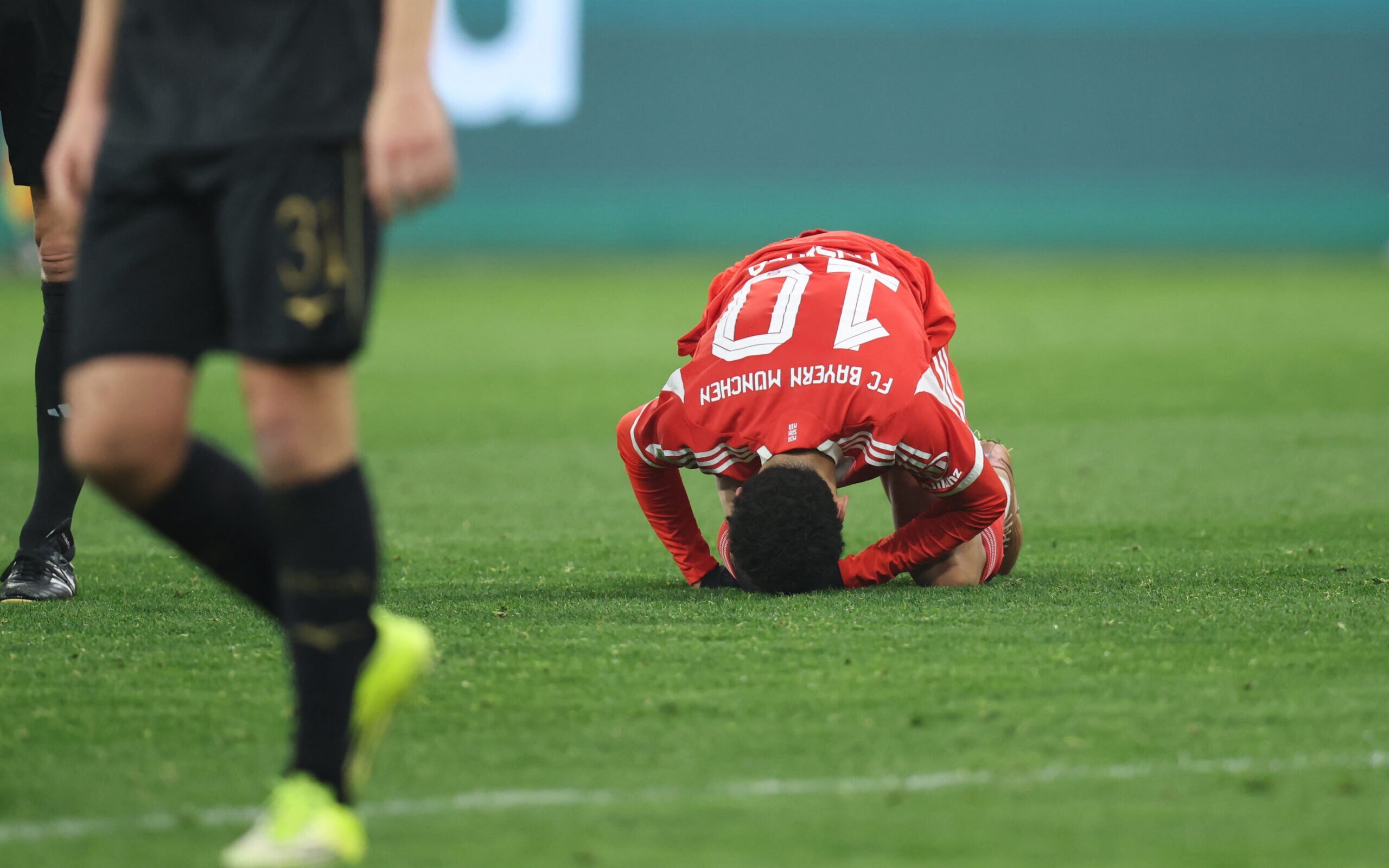 Augsburg surpreende e derrota Bayern de Munique na Allianz Arena
