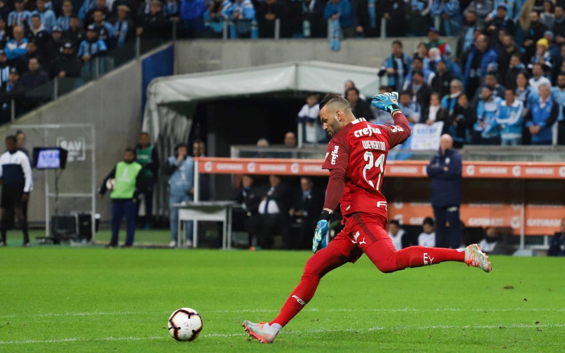 Weverton chega ao Grêmio para encerrar a busca por um goleiro de confiança – imagem do artigo