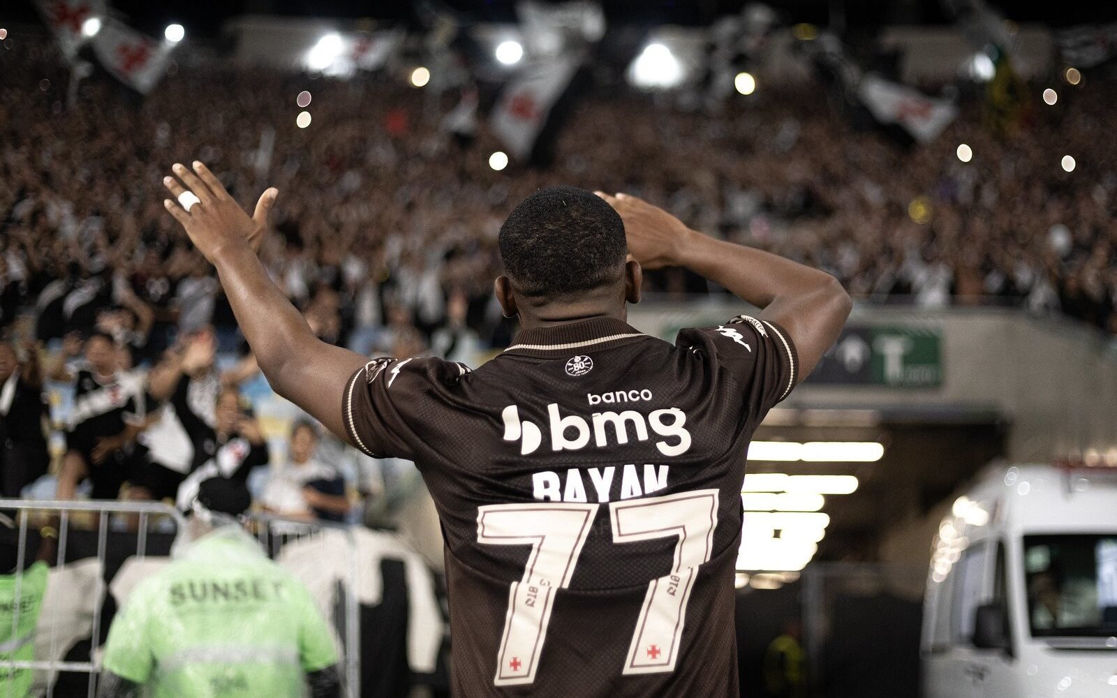 Vasco fecha venda histórica de Rayan ao Bournemouth por 35 milhões de euros