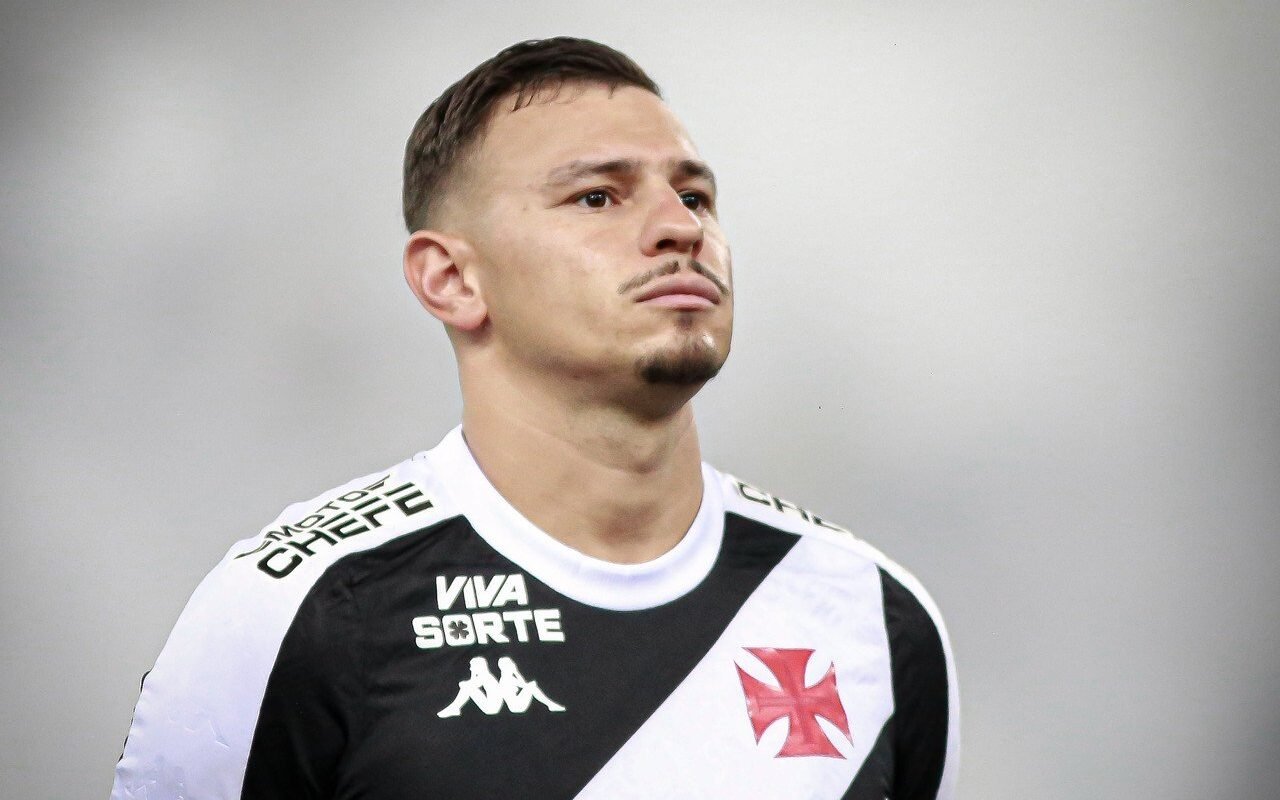 Hugo Moura alcança 100 jogos pelo Vasco e revela emoção em marca histórica – imagem do artigo