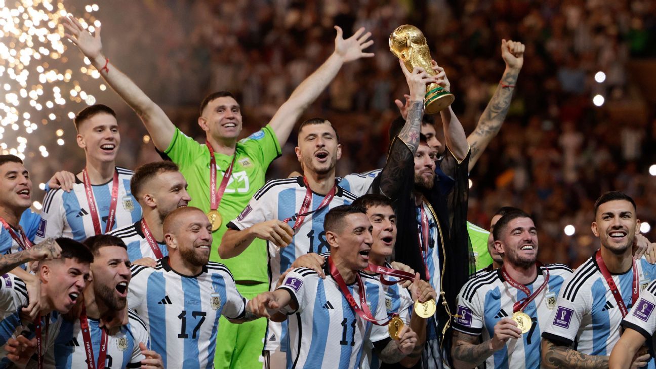 Grêmio mira volante campeão do mundo da Premier League para reforçar meio-campo