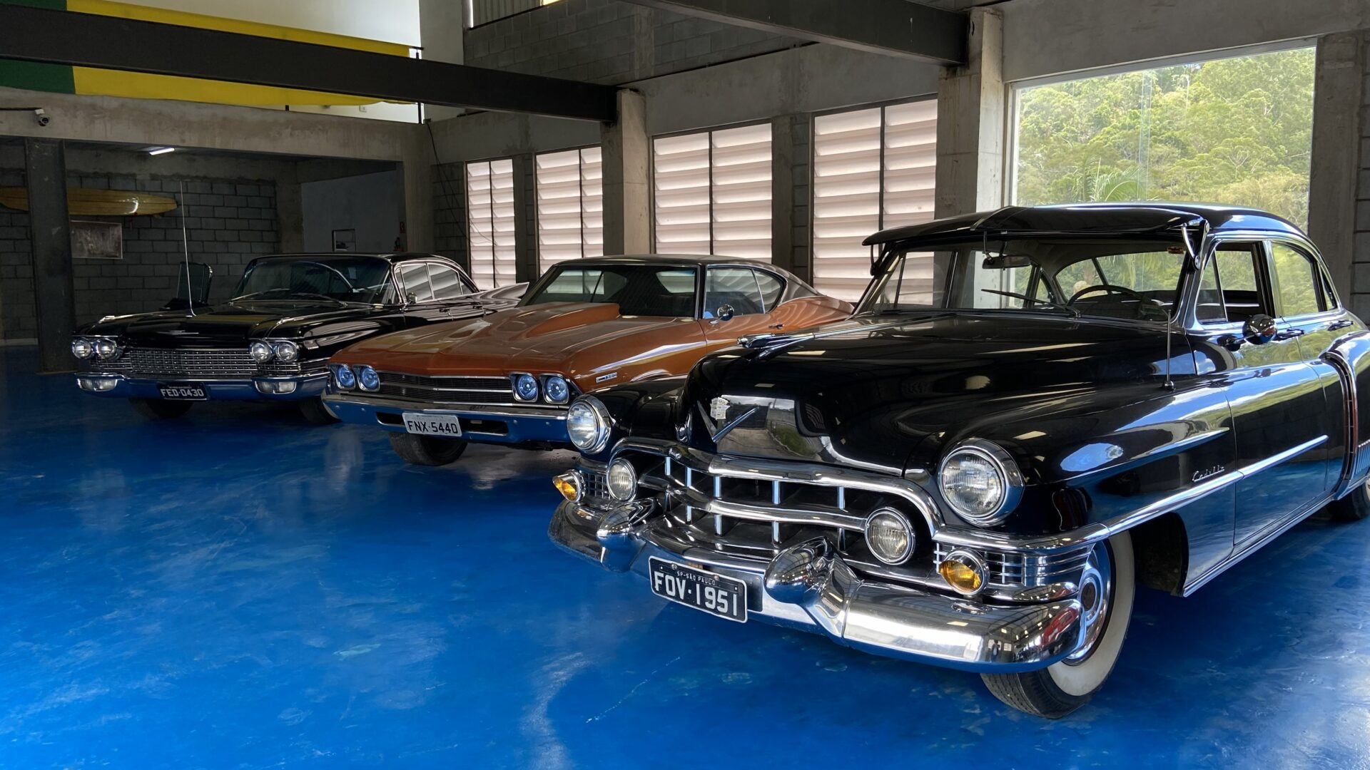 O universo dos carros clássicos e caminhões na garagem de Carlos Alberto – imagem do artigo