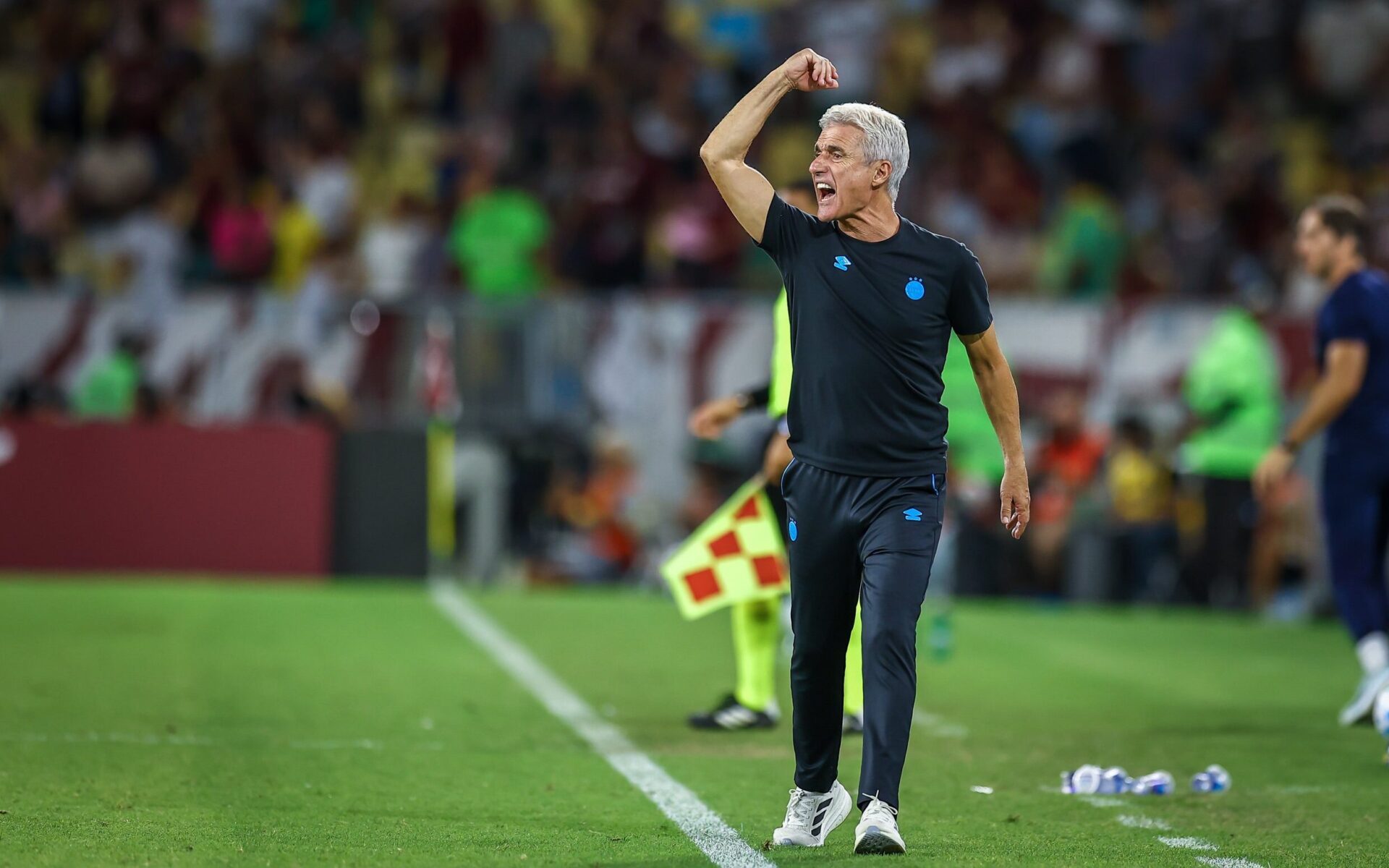 Luís Castro revela motivos das mudanças no Grêmio após derrota no Brasileirão – imagem do artigo