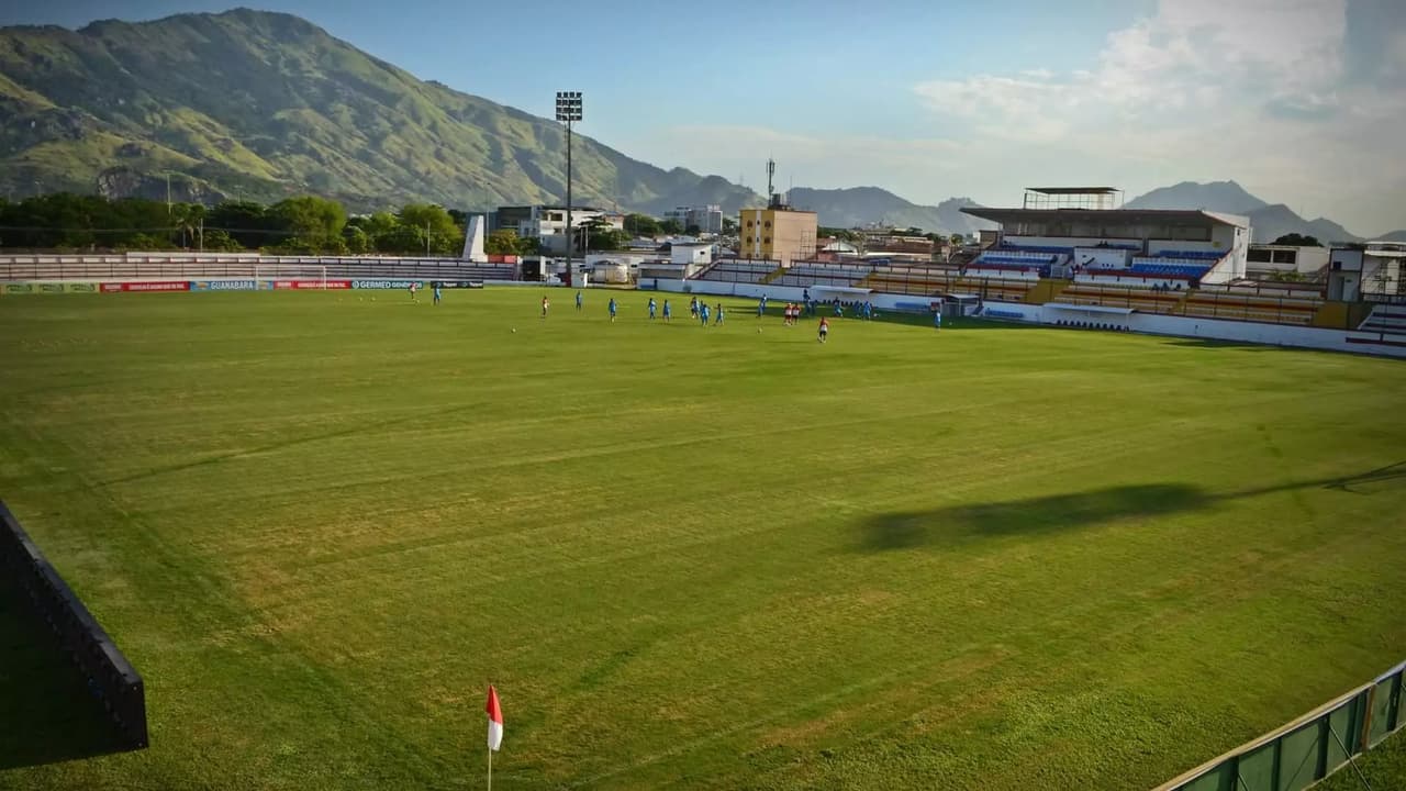 Bangu e Flamengo se enfrentam no Moça Bonita após 24 anos com estádio renovado – imagem do artigo