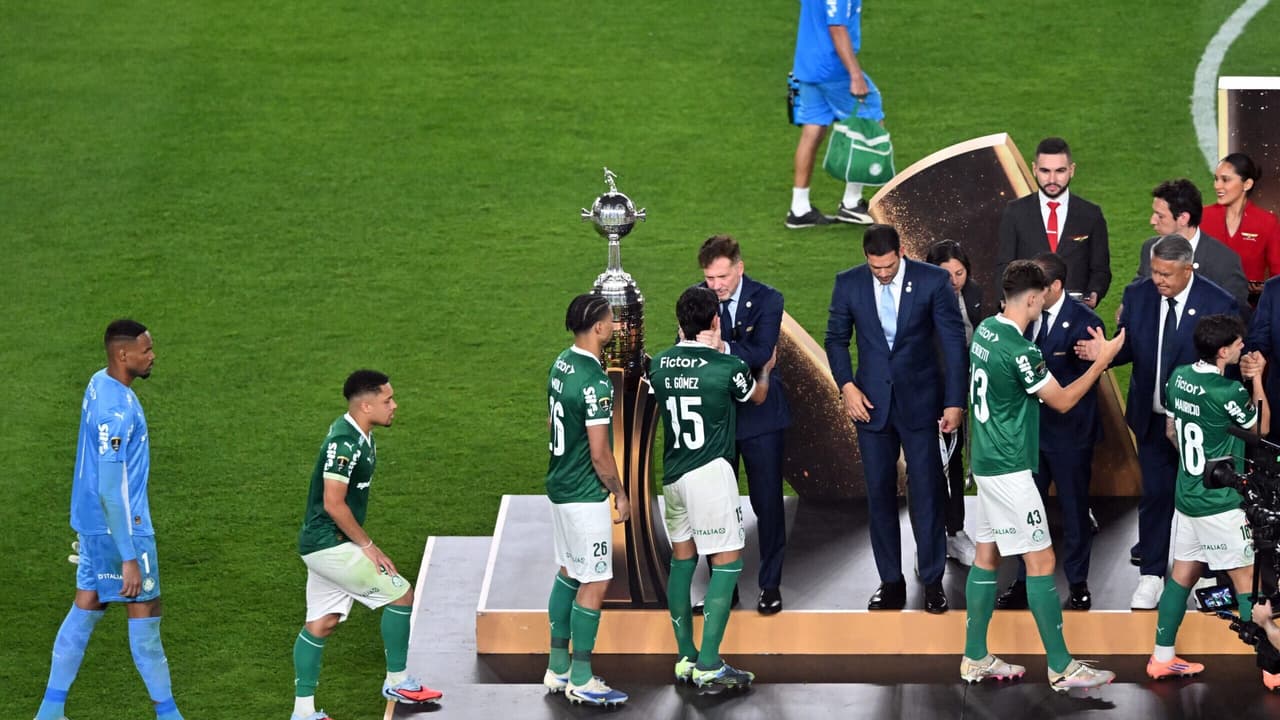 Gustavo Gómez explica por que Palmeiras ficou no gramado durante festa do Flamengo – imagem do artigo