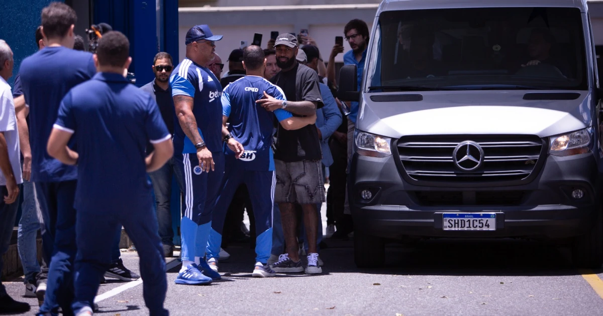 Gerson é o novo reforço do Cruzeiro: contrato de quatro anos e torcida em festa