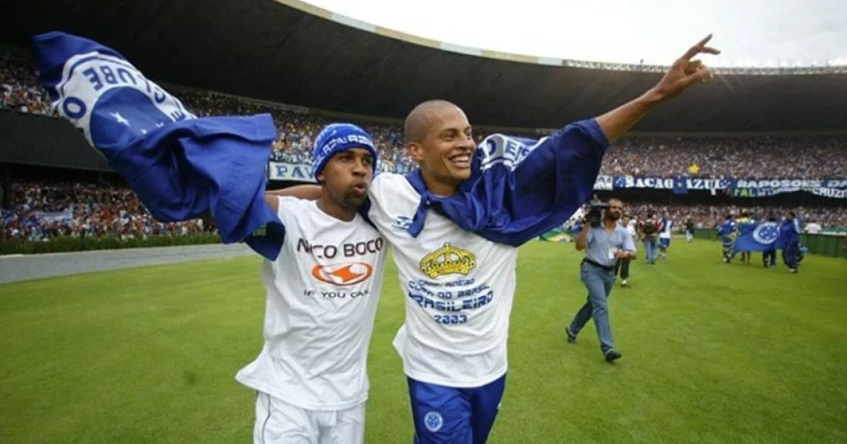 Cruzeiro celebra 105 anos com homenagens de ídolos e planos para 2026