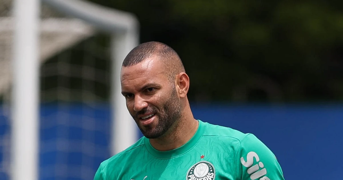 Palmeiras em alerta: negociação de Weverton com Grêmio gera tensão nos bastidores