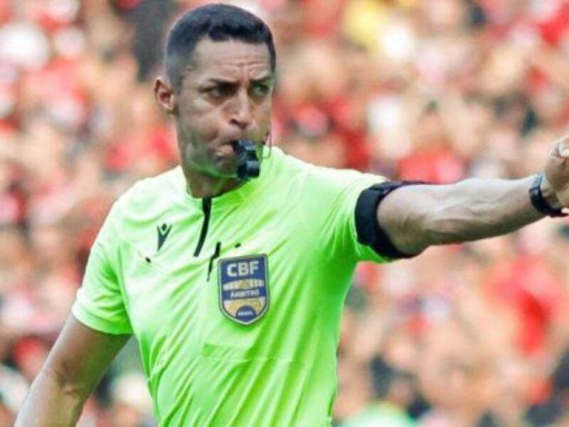 Rodrigo Pereira apita o Clássico das Emoções entre Santa Cruz e Náutico