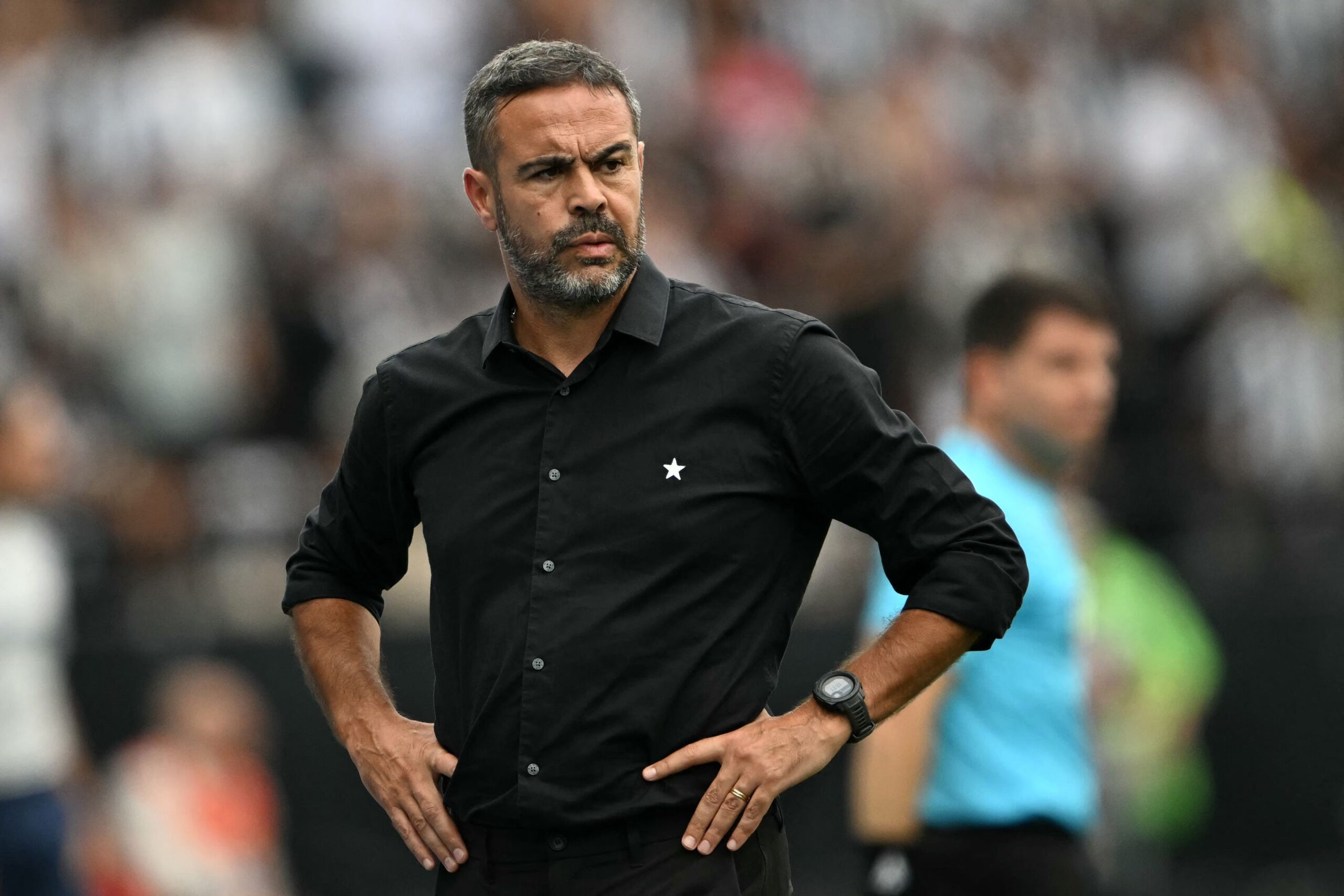 Vasco mira técnico Artur Jorge e faz oferta para tirá-lo do futebol do Catar