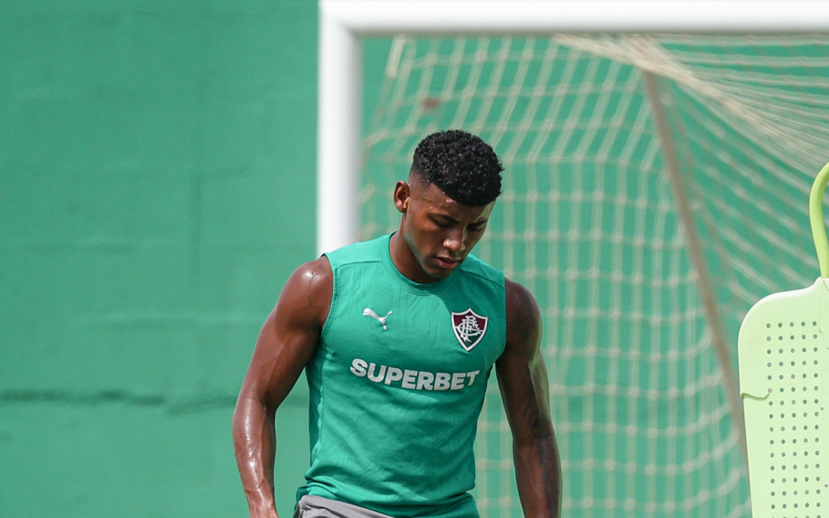 Fluminense relaciona Hércules para duelo decisivo contra Palmeiras no Brasileirão