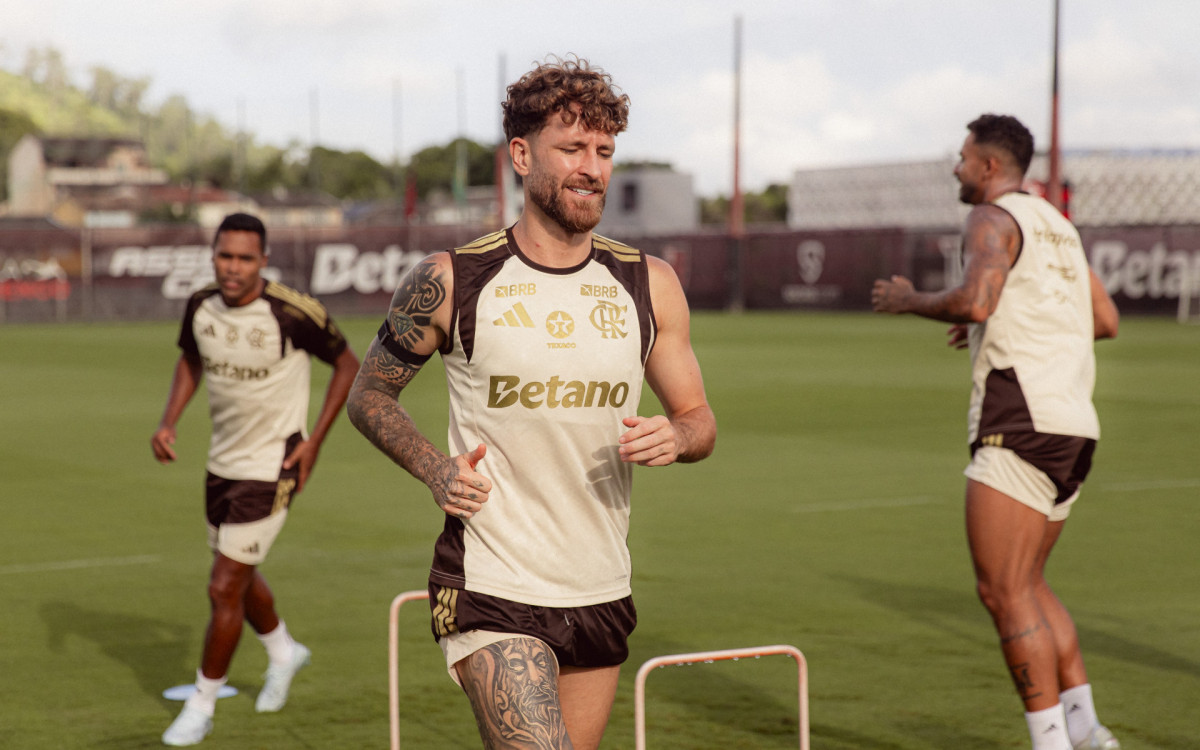 Léo Pereira alerta: Flamengo precisa evoluir para voltar a brilhar em 2026