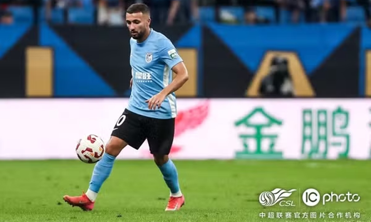 Corinthians fecha acerto com Zakaria Labyad para reforçar meio-campo até 2026