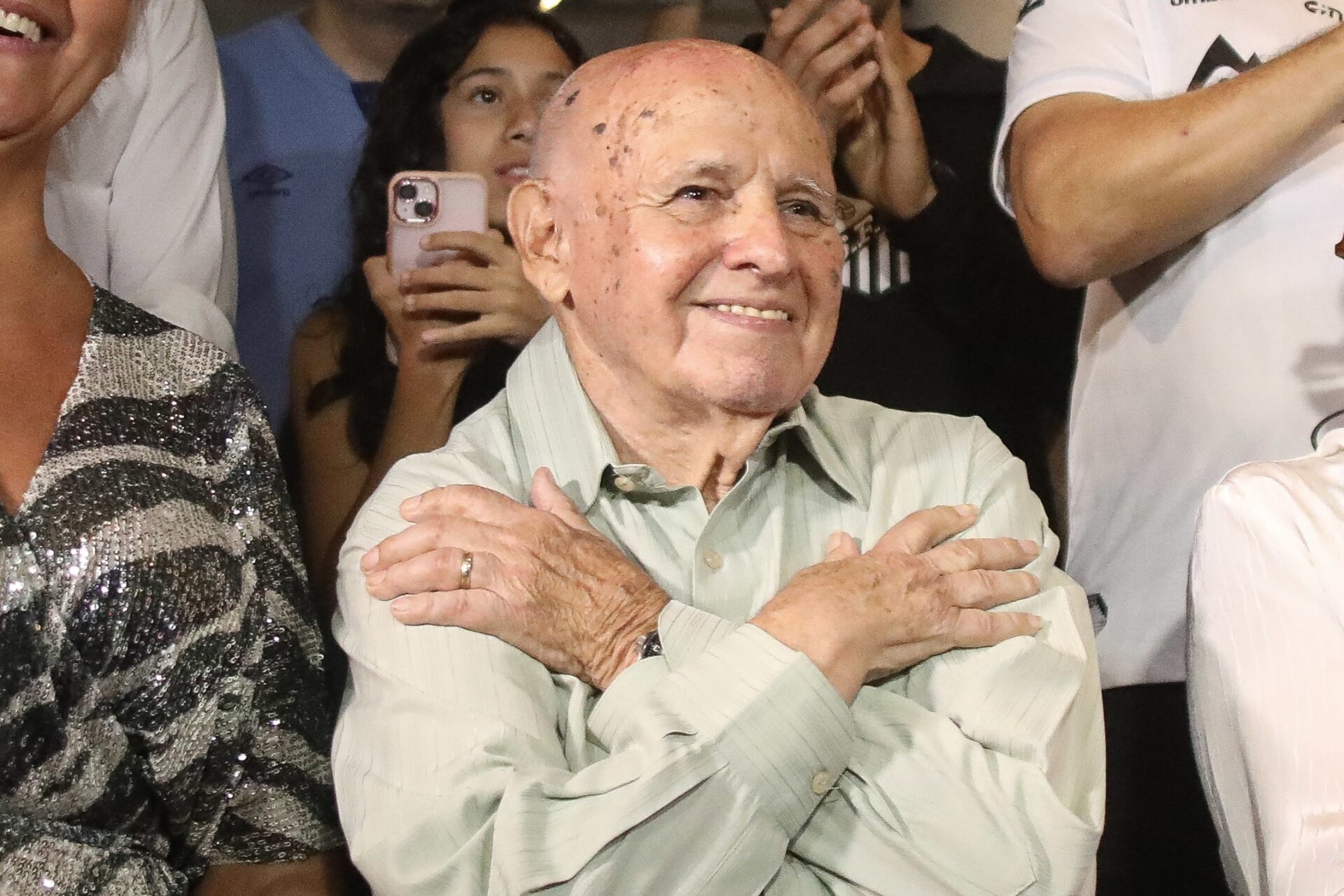 Pepe, ídolo eterno do Santos, celebra 91 anos com legado imortal no futebol – imagem do artigo