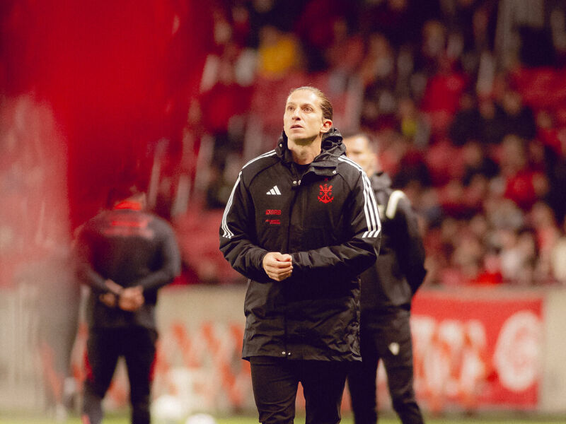 Filipe Luís enfrenta pressão após nova derrota e reação negativa da torcida do Flamengo – imagem do artigo