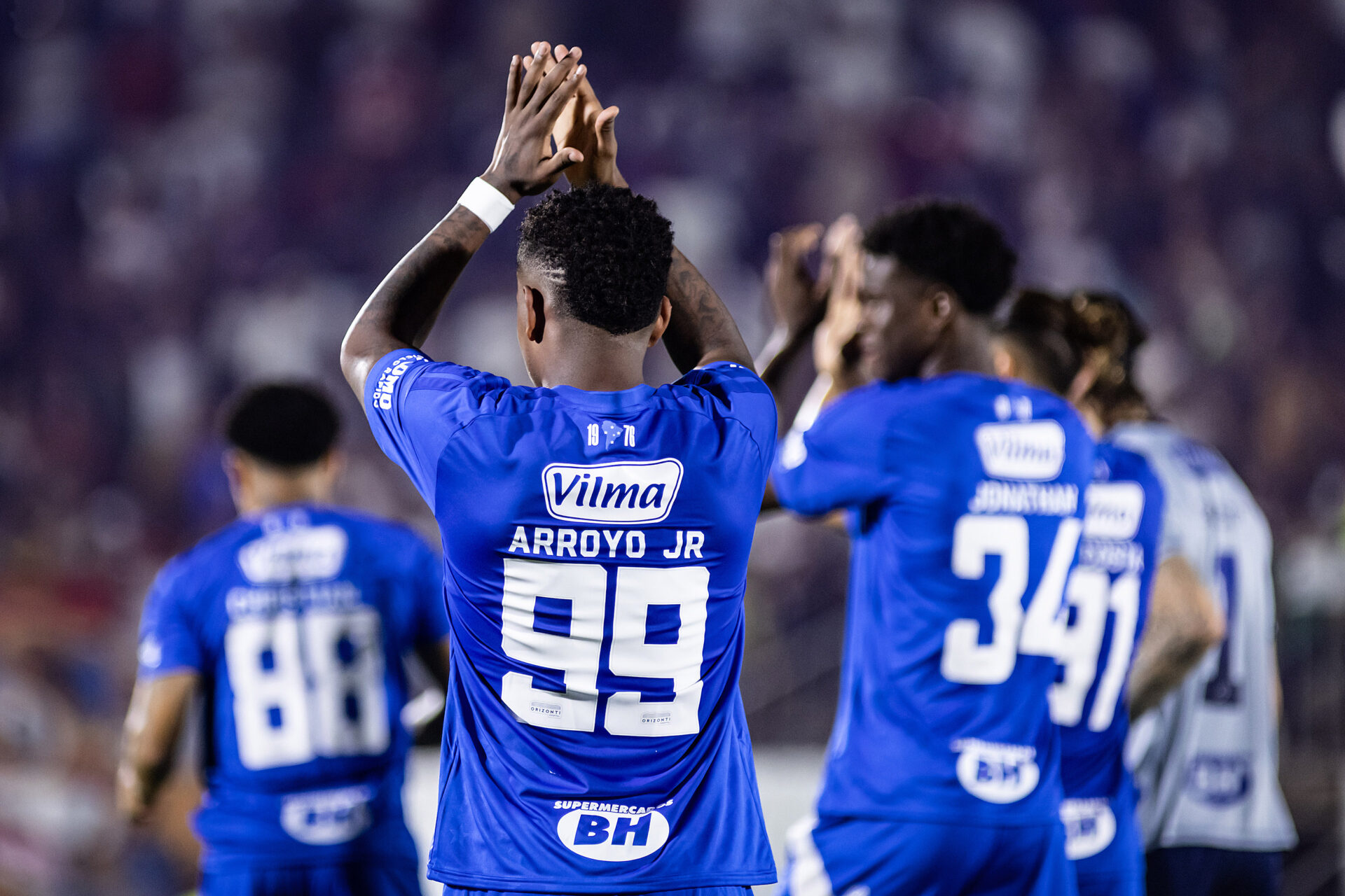 Cruzeiro vende 12 mil ingressos para estreia no Mineirão contra Coritiba