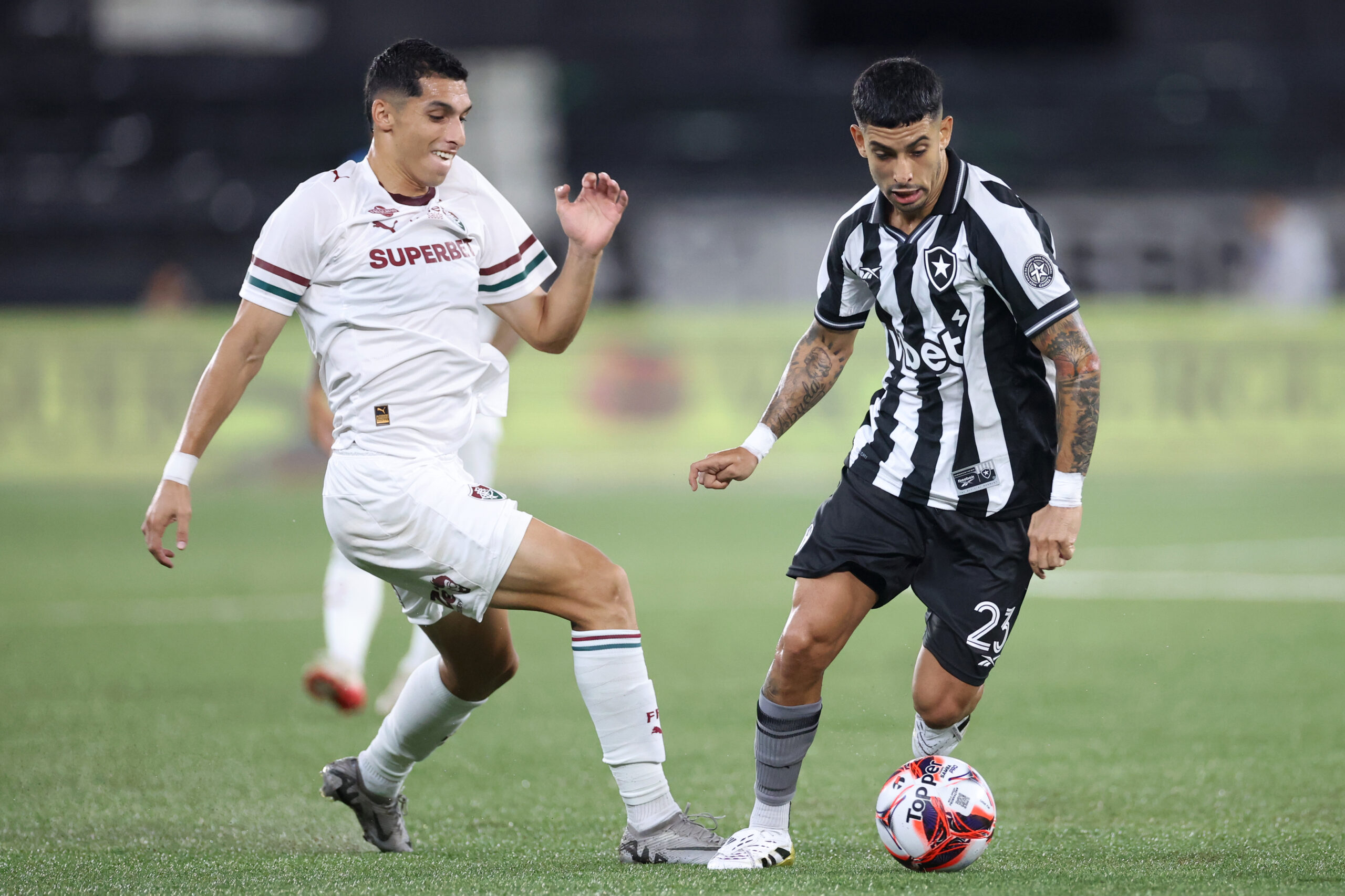 Botafogo encara novo desafio contra Fluminense no Brasileirão após tropeços nos clássicos