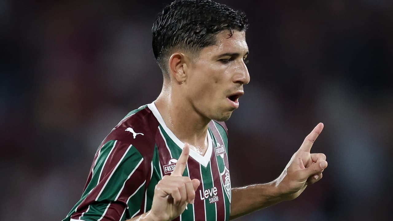 Savarino brilha no Flu e evita comparações: “Meu foco é o presente” – imagem do artigo