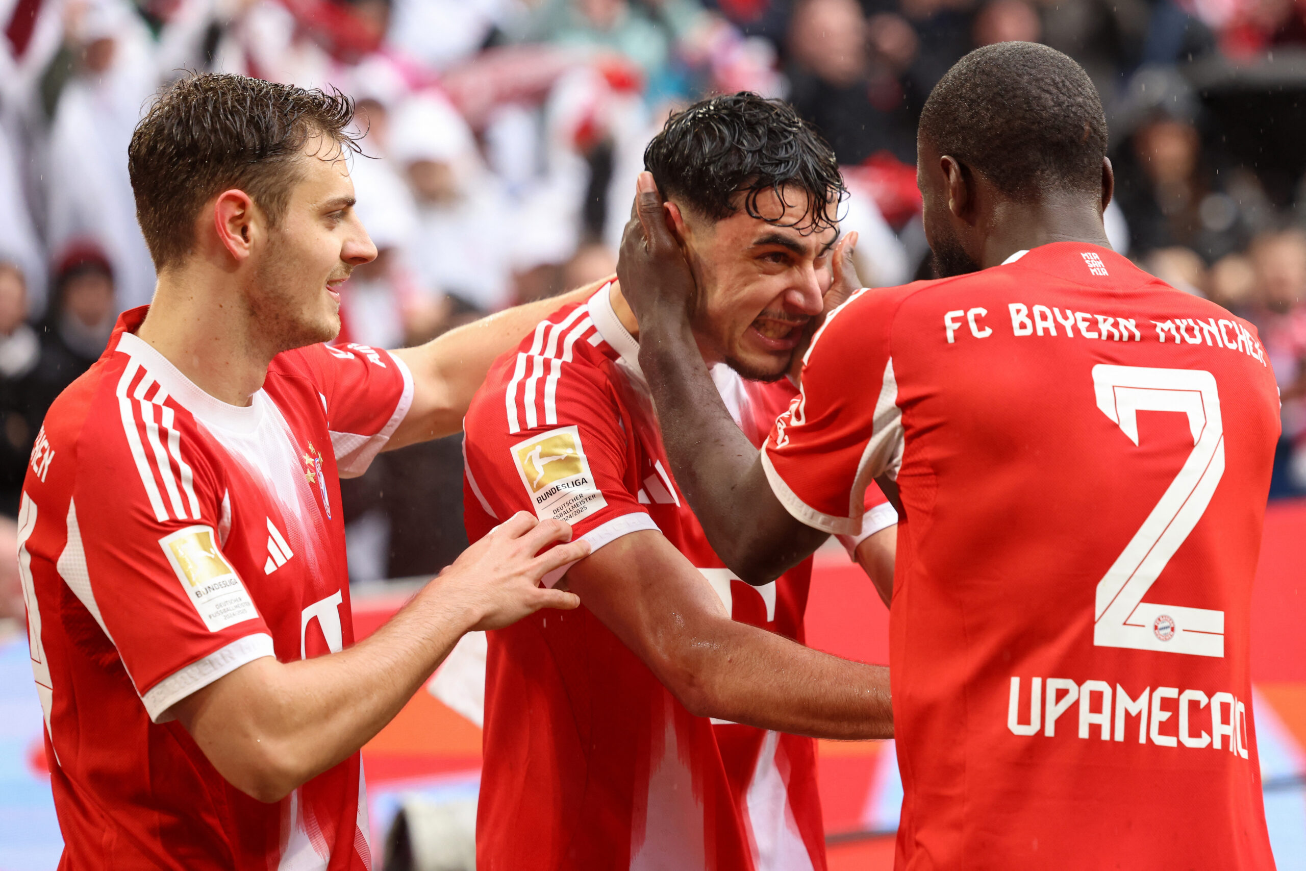 Bayern de Munique vence Eintracht Frankfurt em duelo eletrizante na Allianz Arena