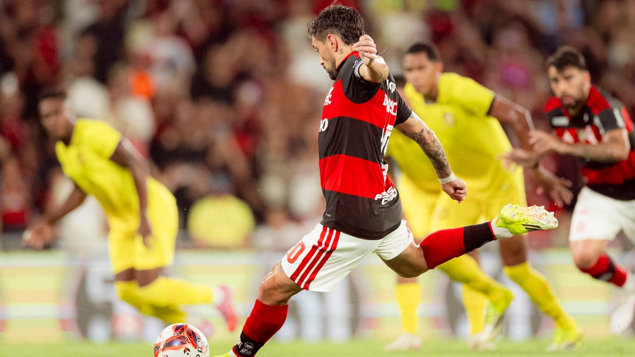 Arrascaeta alcança marca histórica de 100 gols pelo Flamengo na semifinal do Carioca
